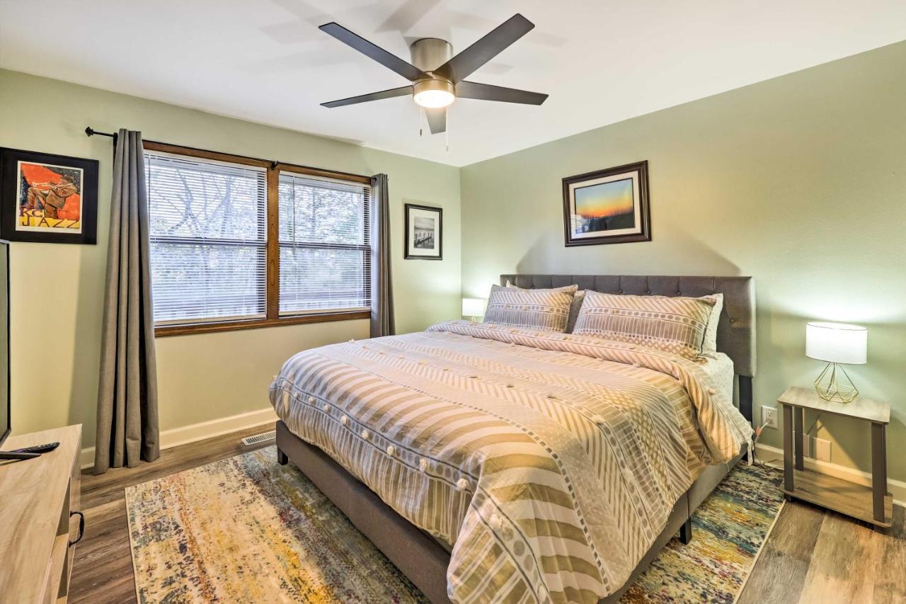 Holiday Island Home Mountain View And Hot Tub! Экстерьер фото