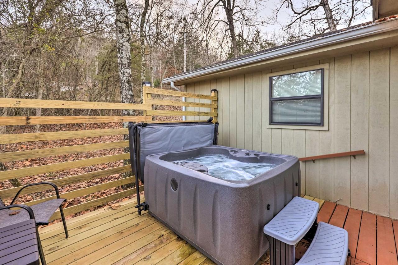 Holiday Island Home Mountain View And Hot Tub! Экстерьер фото