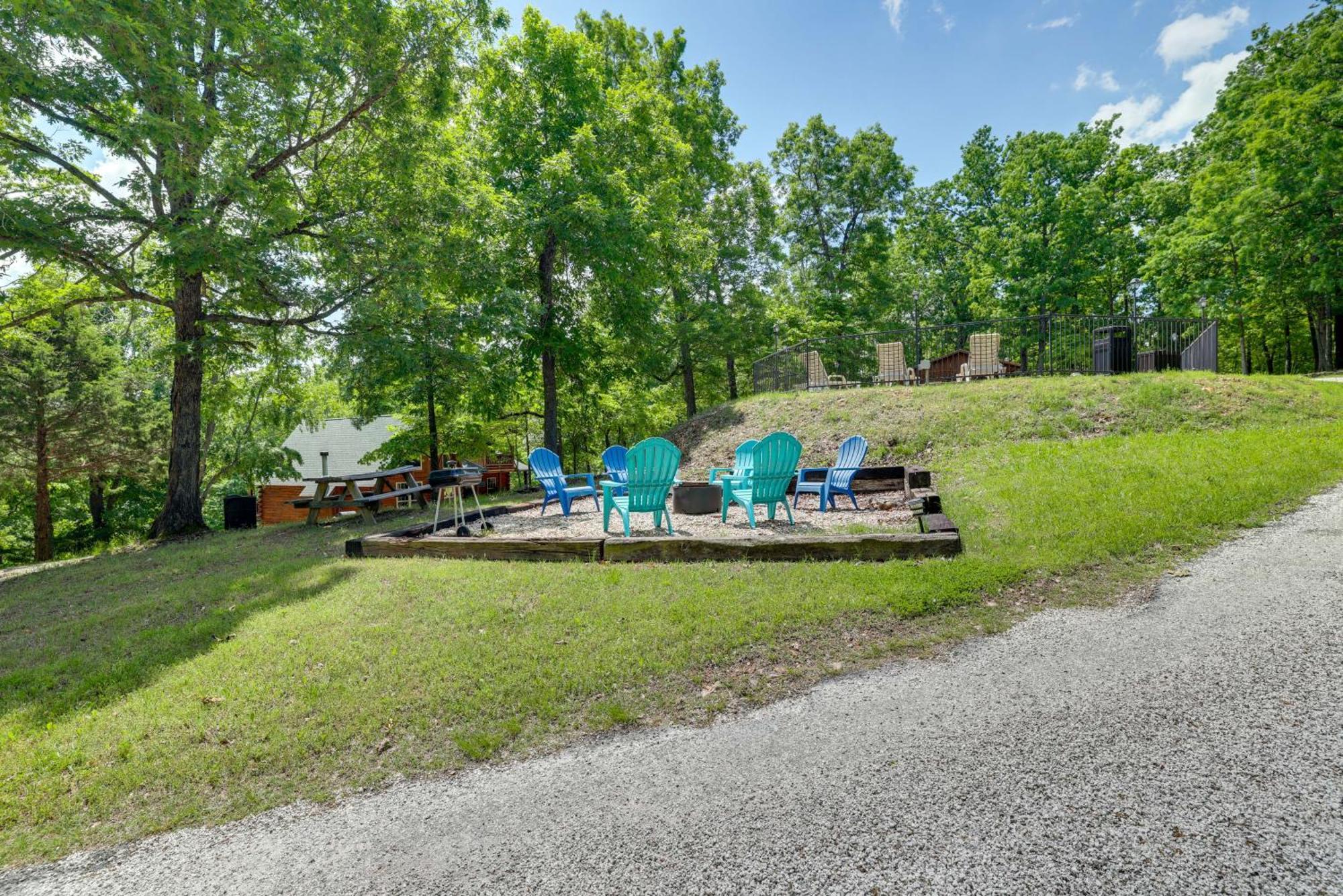 Holiday Island Home Mountain View And Hot Tub! Экстерьер фото